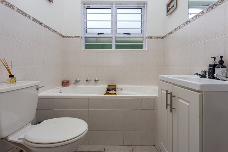 To Let 3 Bedroom Property for Rent in Sunningdale Western Cape